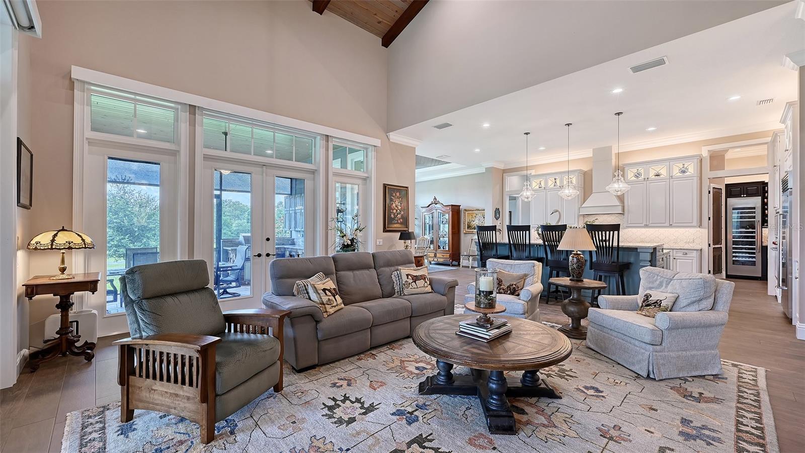 Listing photo id 39 for 6910 211th Street E