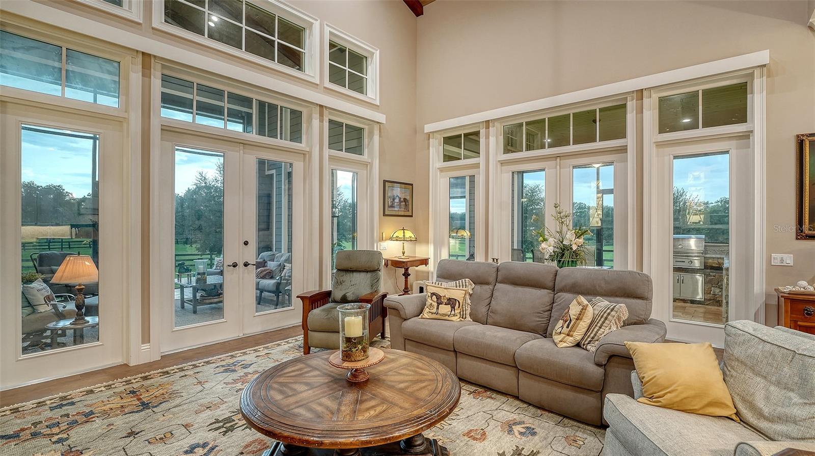 Listing photo id 40 for 6910 211th Street E