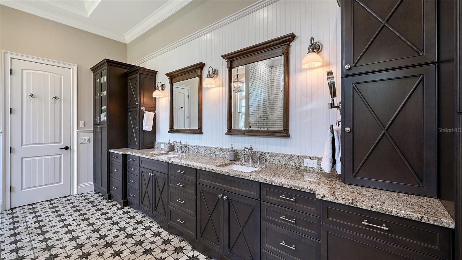 Listing photo id 49 for 6910 211th Street E