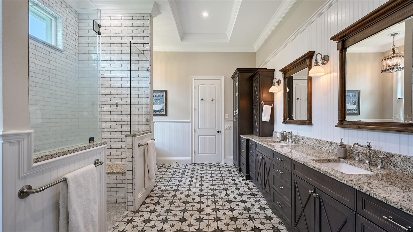 Listing photo id 50 for 6910 211th Street E