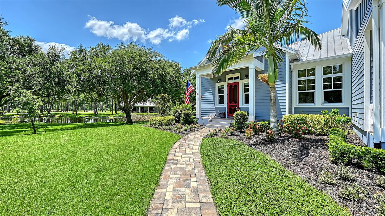 Listing photo id 52 for 6910 211th Street E