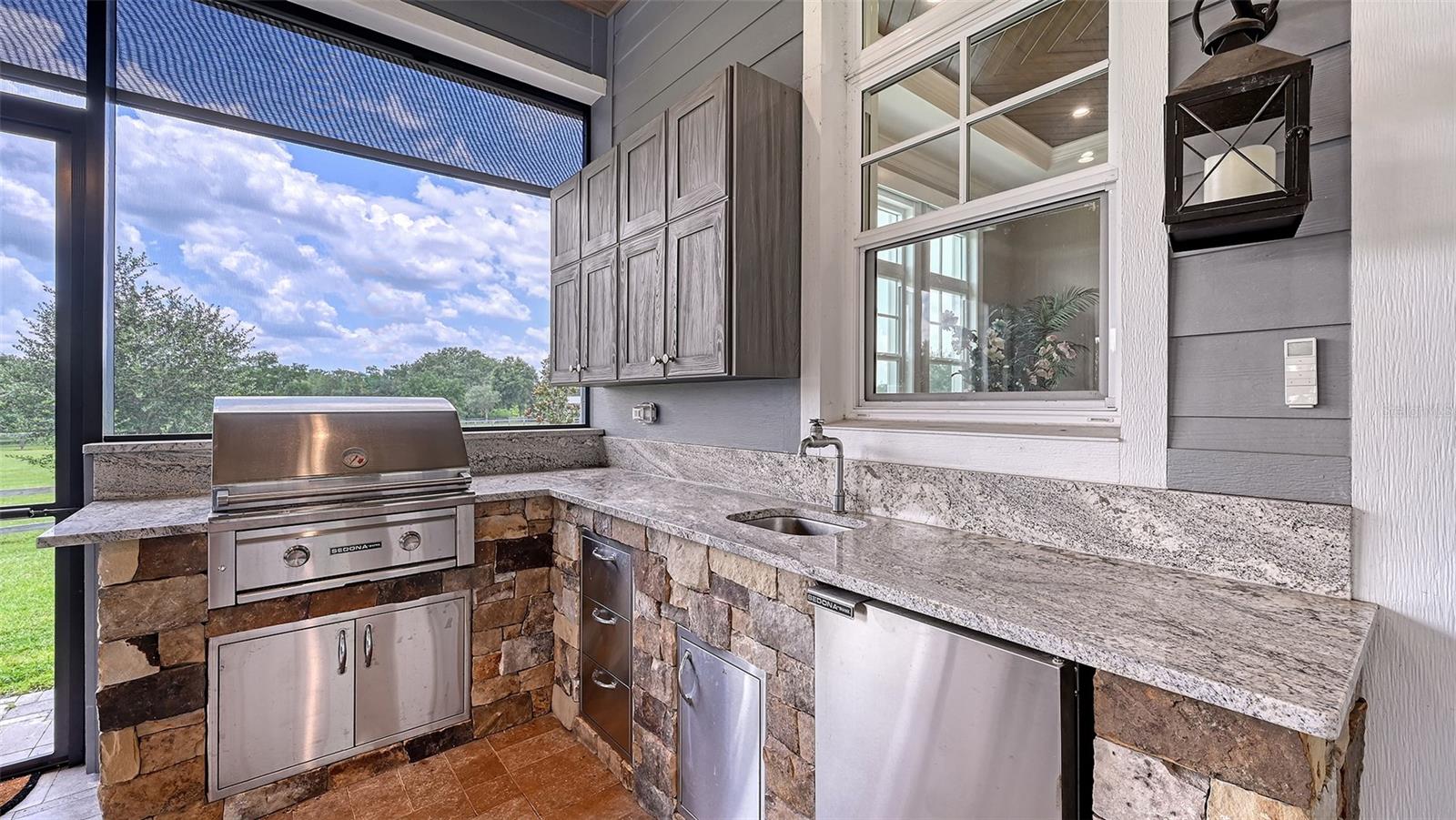 Listing photo id 65 for 6910 211th Street E