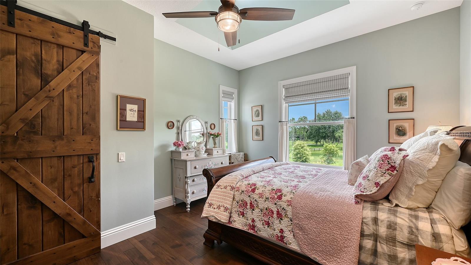 Listing photo id 67 for 6910 211th Street E
