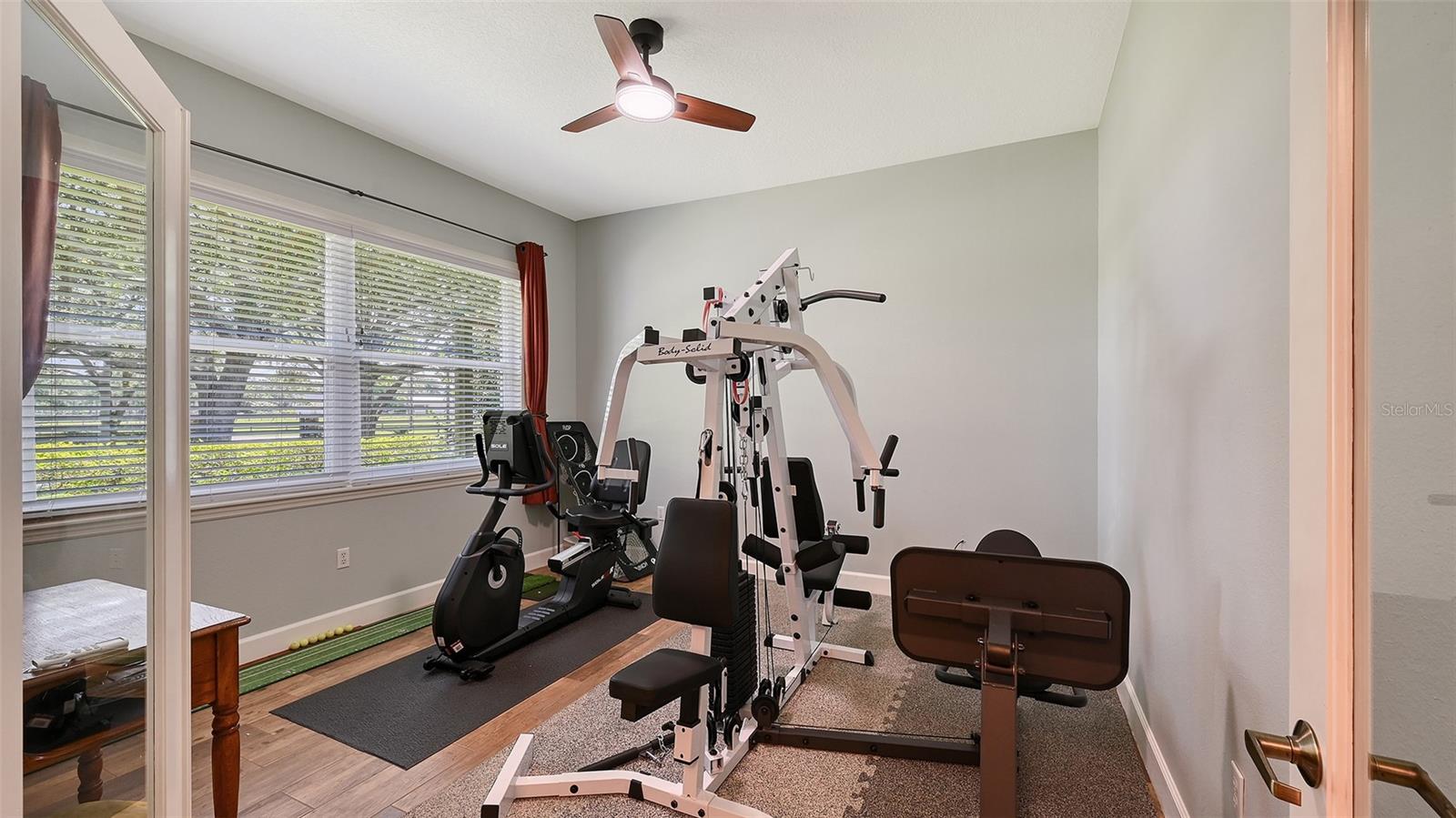 Listing photo id 87 for 6910 211th Street E