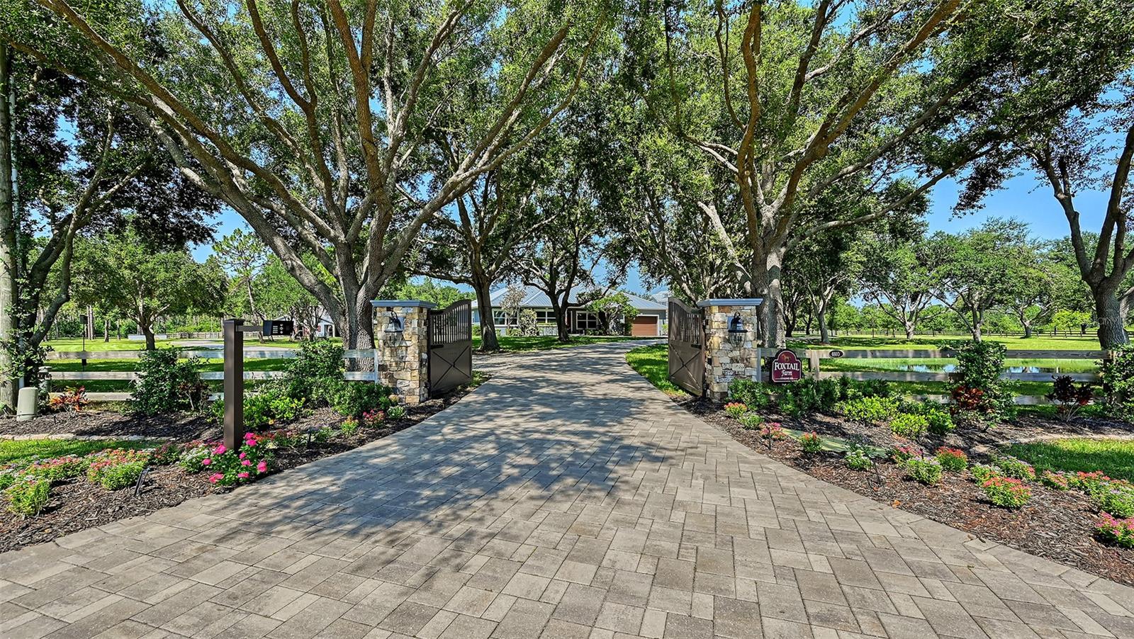 Listing photo id 7 for 6910 211th Street E