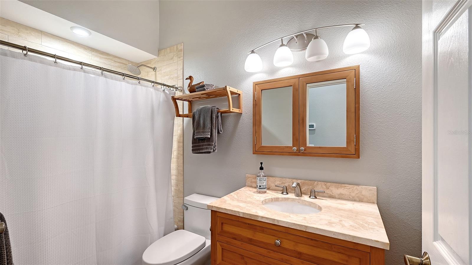 Listing photo id 89 for 6910 211th Street E