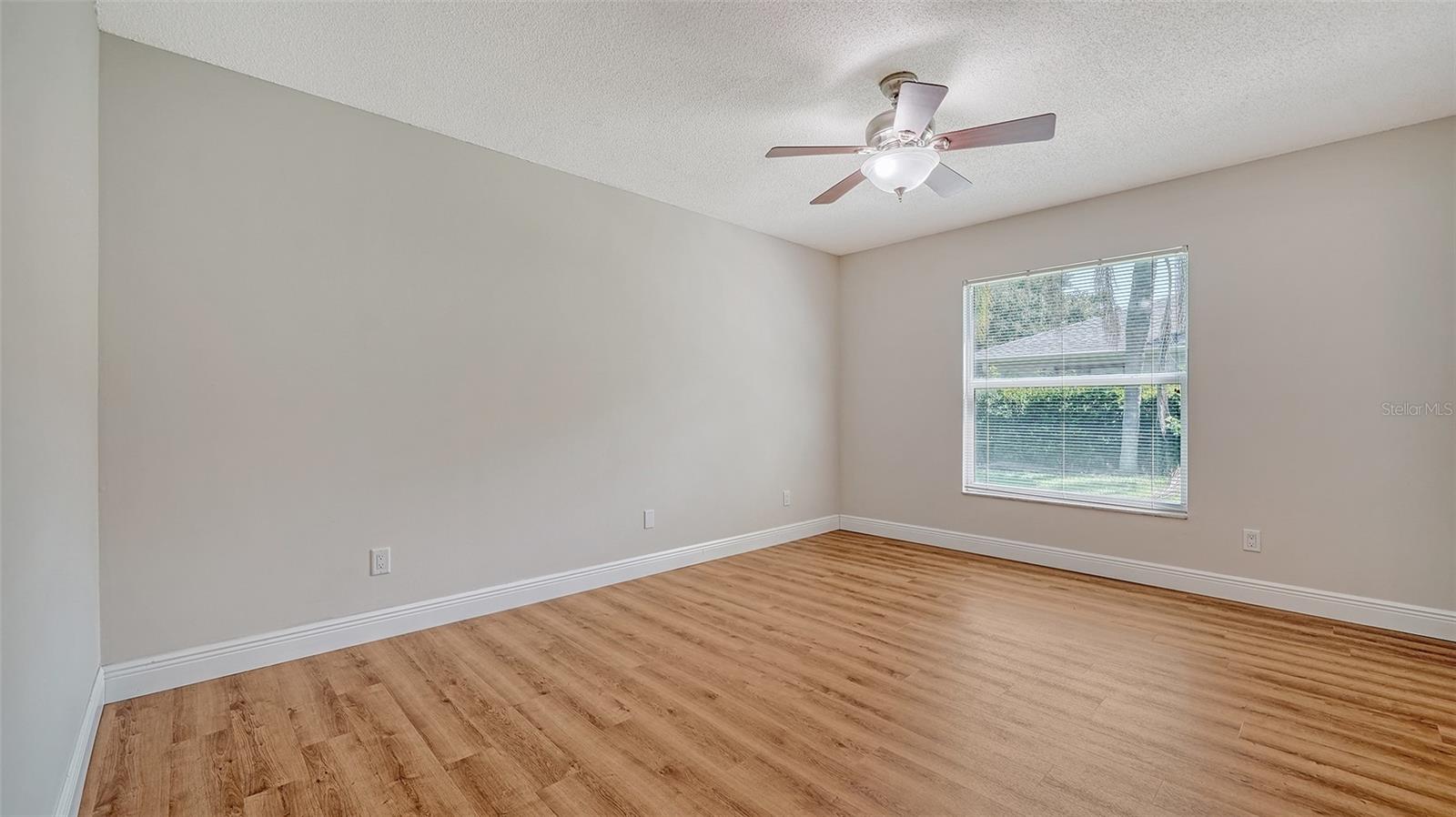 Image 14 of 44 For 4933 Rutland Gate