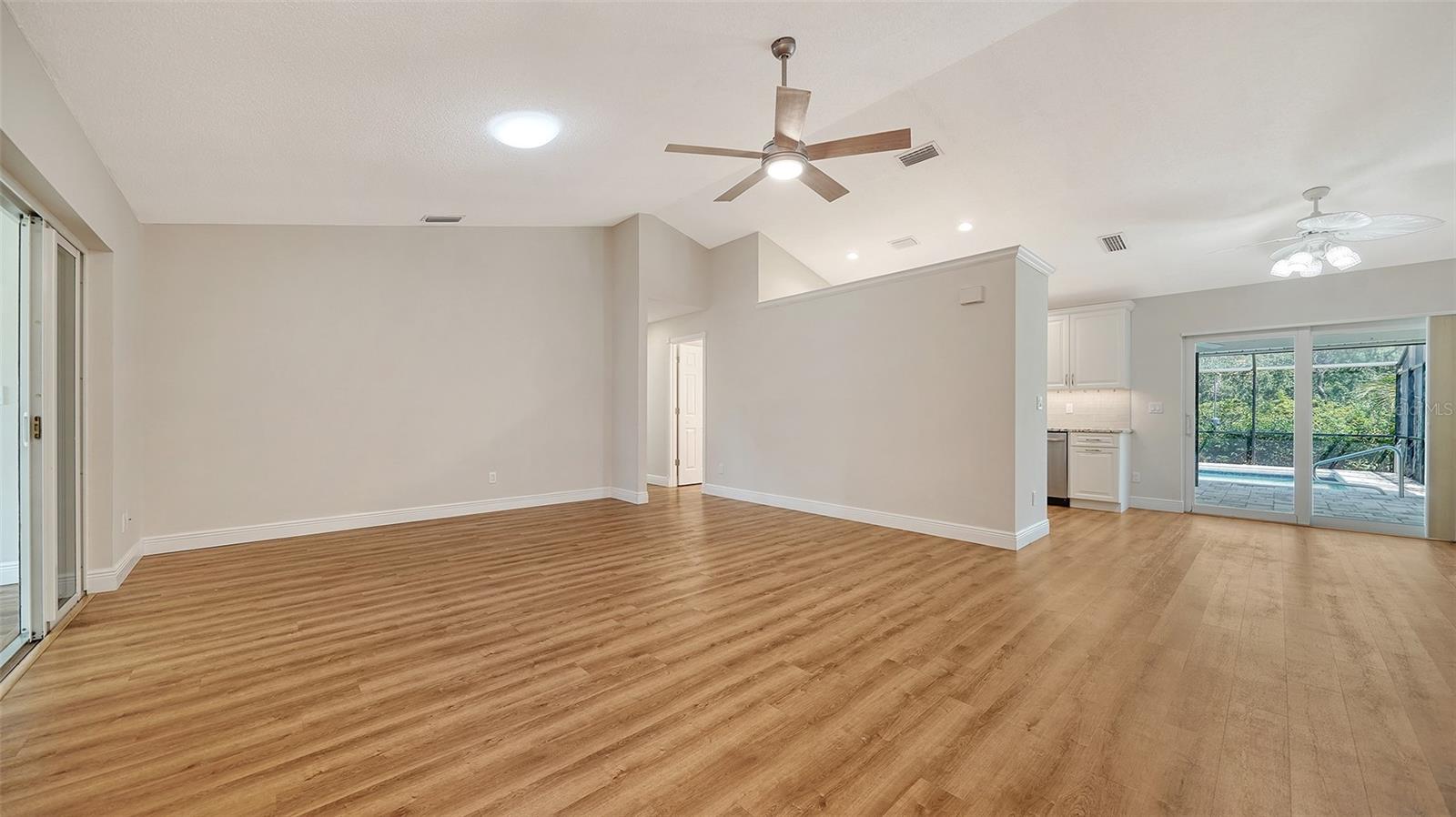 Image 3 of 44 For 4933 Rutland Gate
