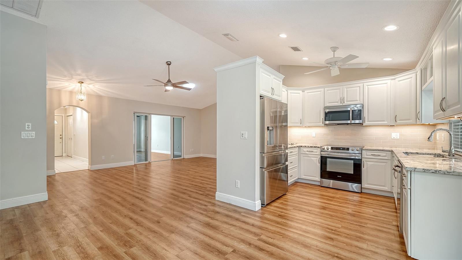 Image 9 of 44 For 4933 Rutland Gate