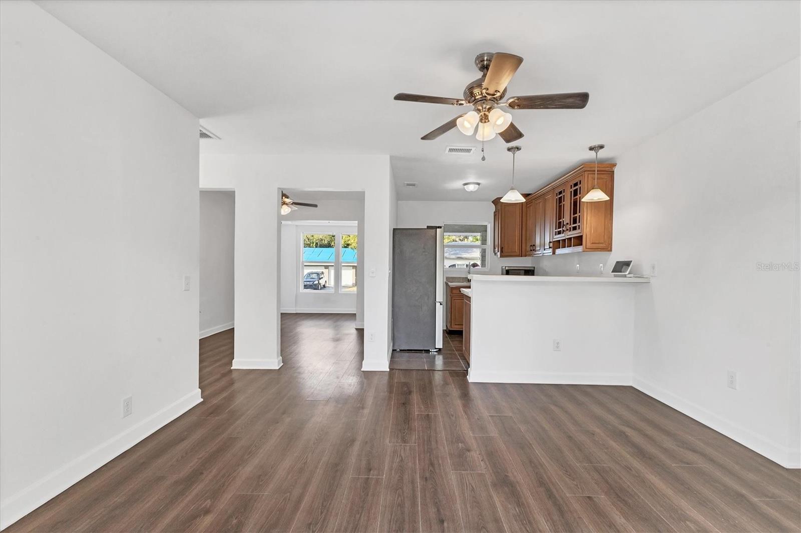 Image 10 of 32 For 1905 14th Avenue W