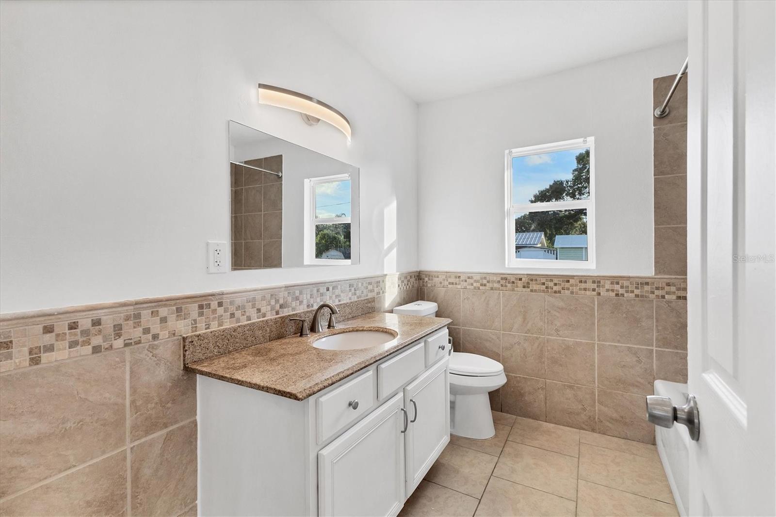 Image 21 of 32 For 1905 14th Avenue W