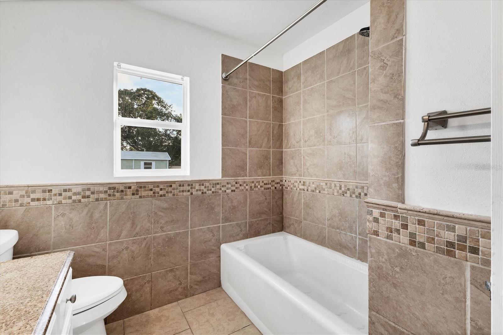 Image 22 of 32 For 1905 14th Avenue W