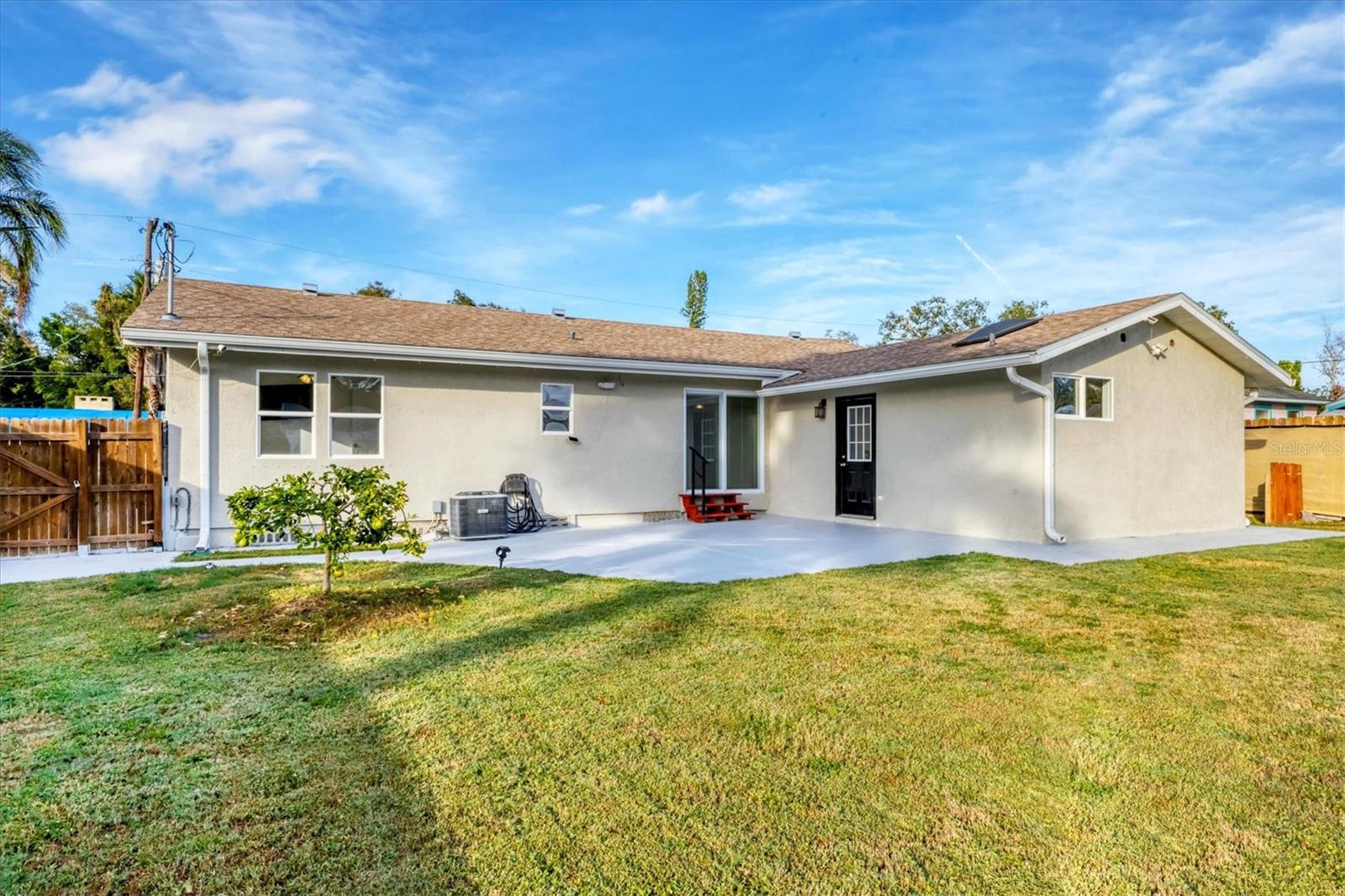 Image 28 of 32 For 1905 14th Avenue W