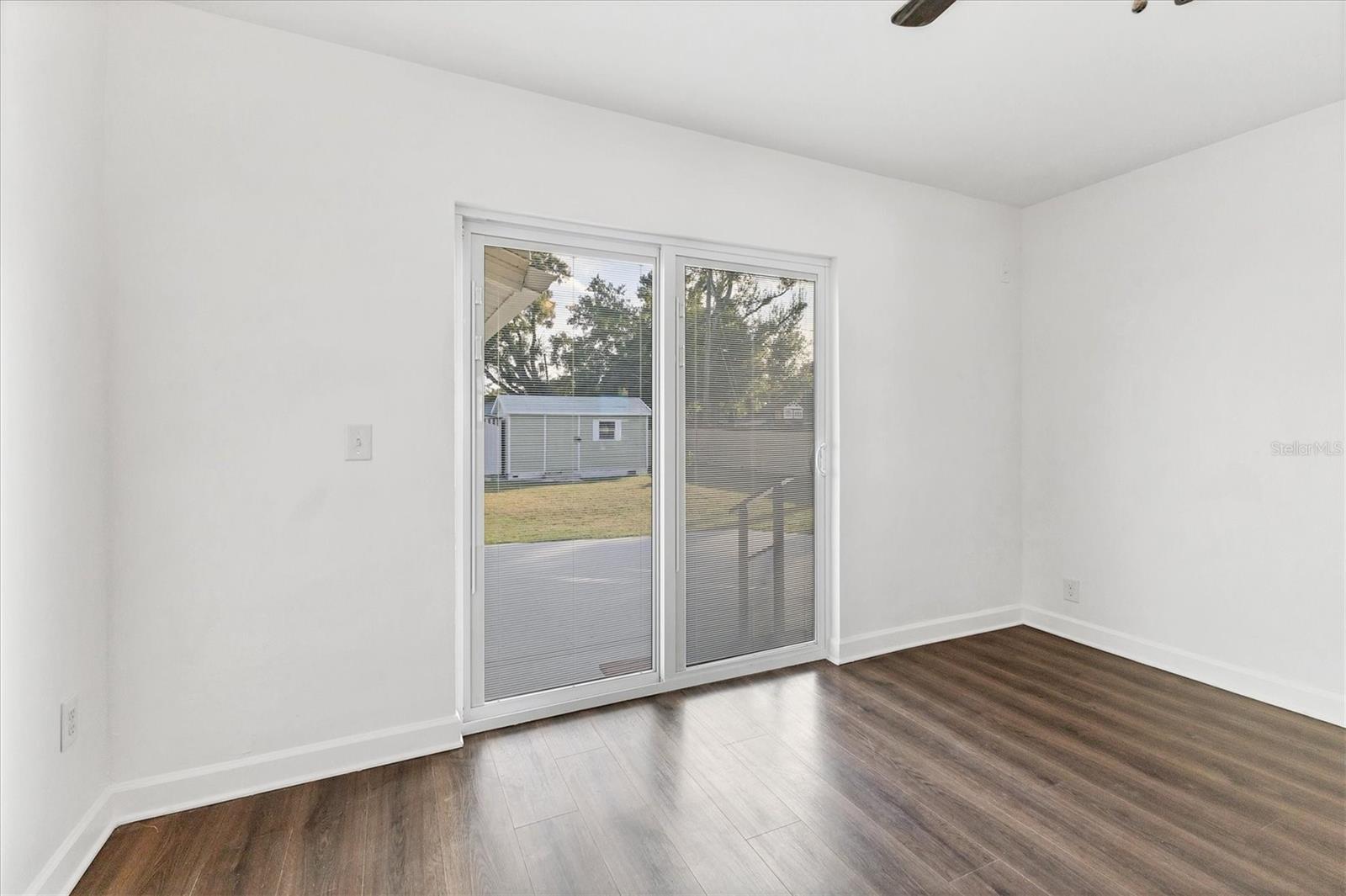 Image 8 of 32 For 1905 14th Avenue W