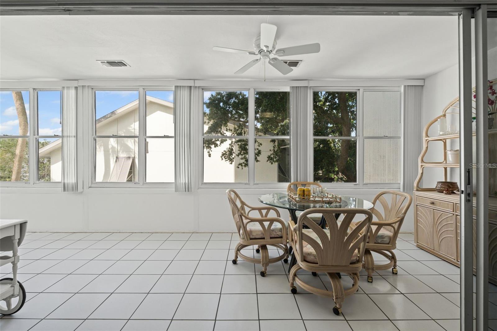 Image 10 of 52 For 1255 Peppertree Drive 201