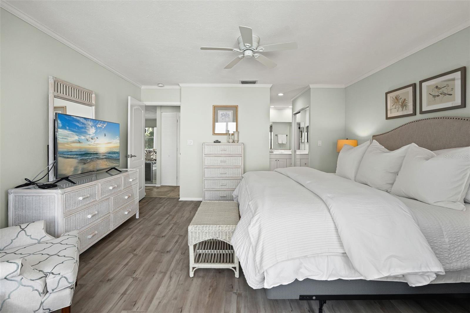Image 16 of 52 For 1255 Peppertree Drive 201
