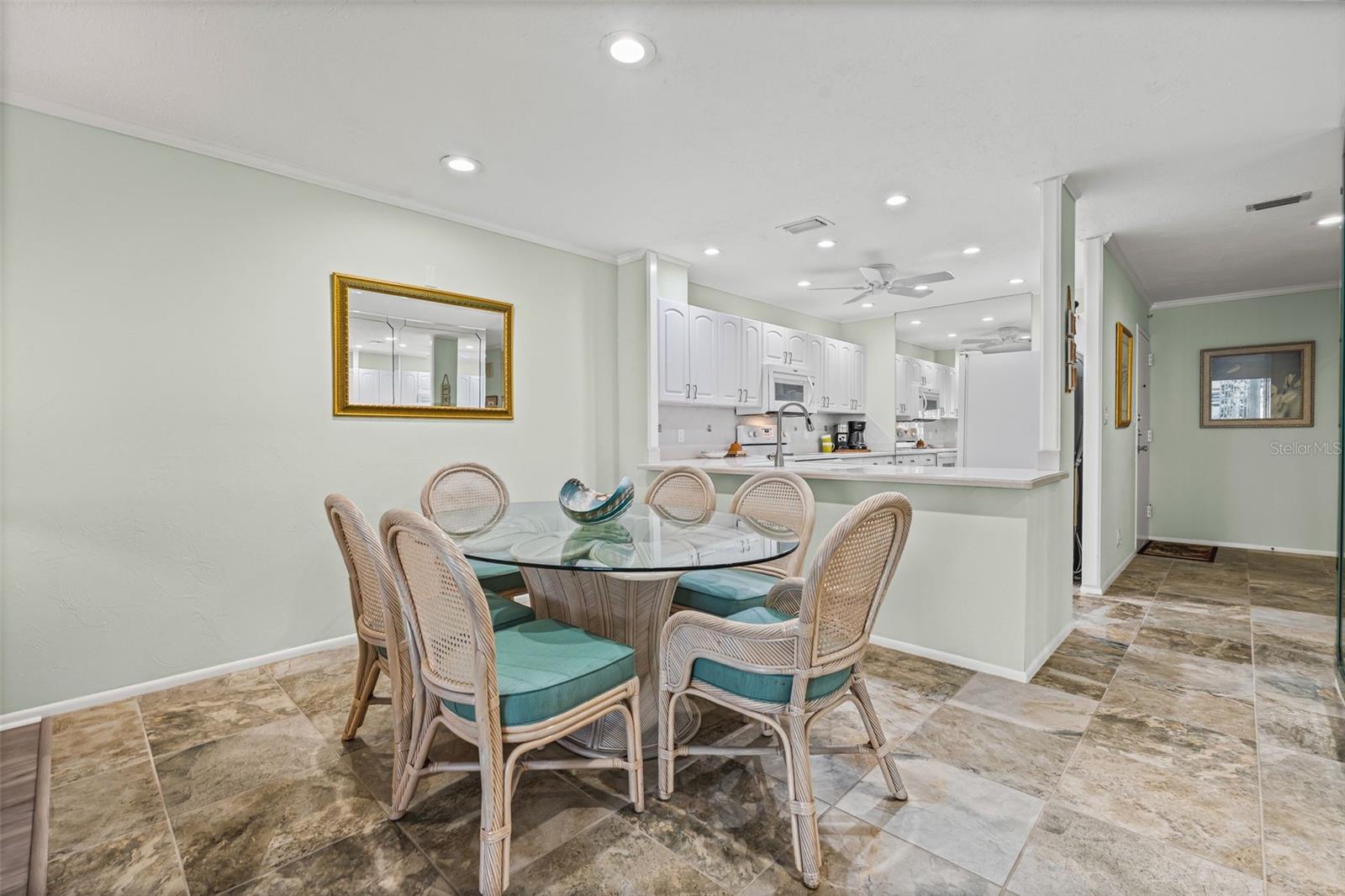 Image 6 of 52 For 1255 Peppertree Drive 201