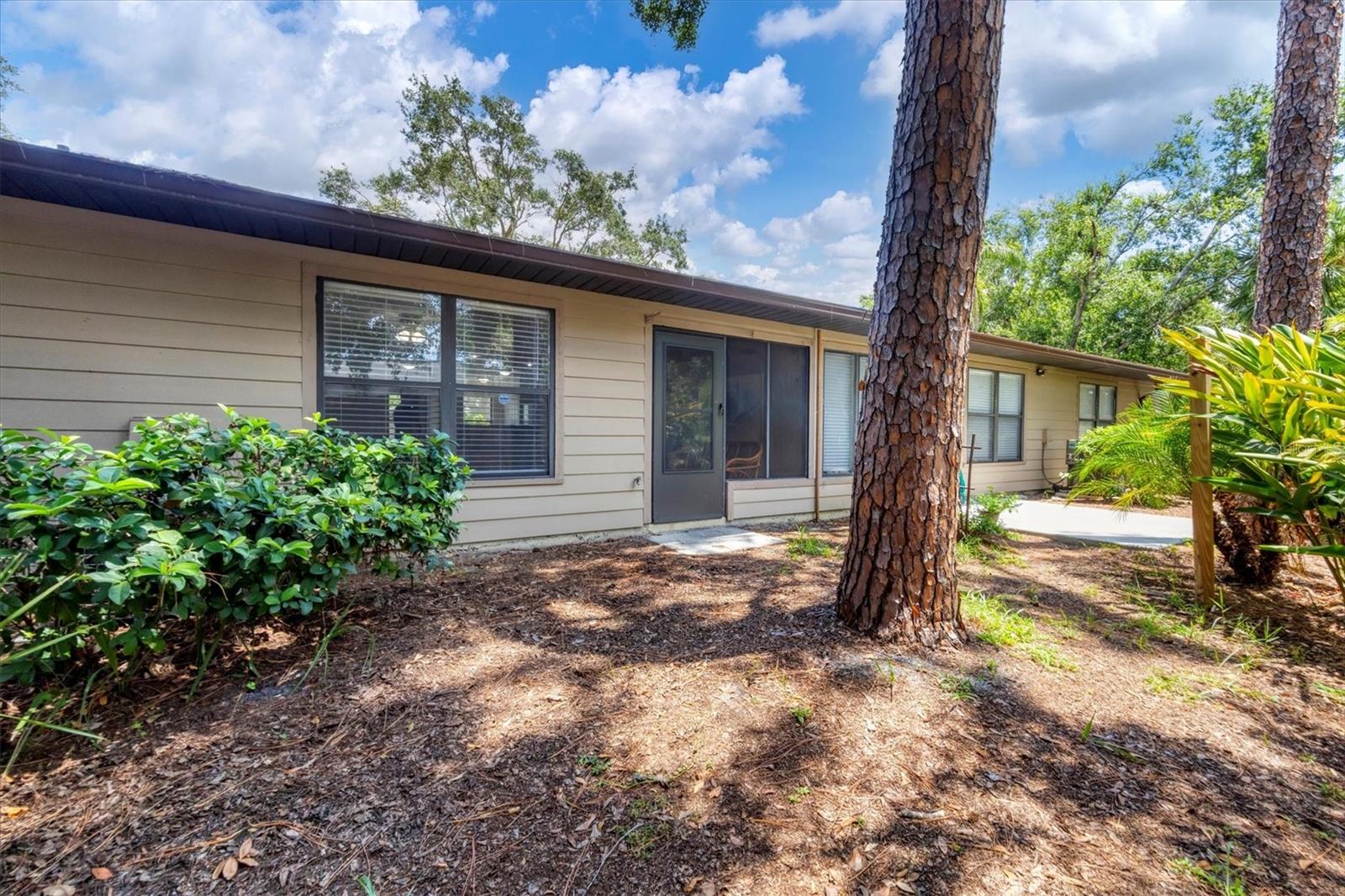 Image 23 of 27 For 5404 11th Street Circle E 31