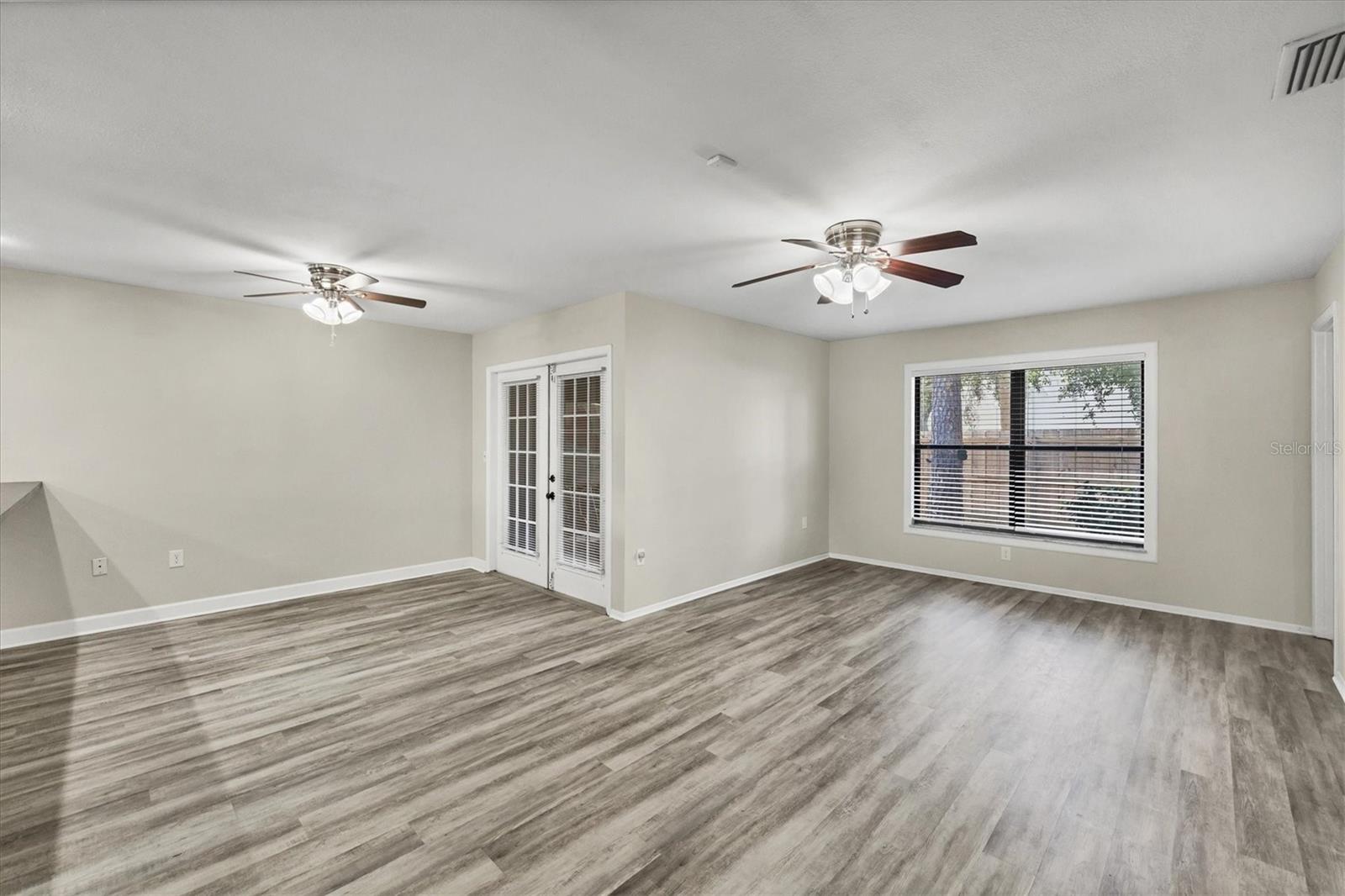 Image 5 of 27 For 5404 11th Street Circle E 31