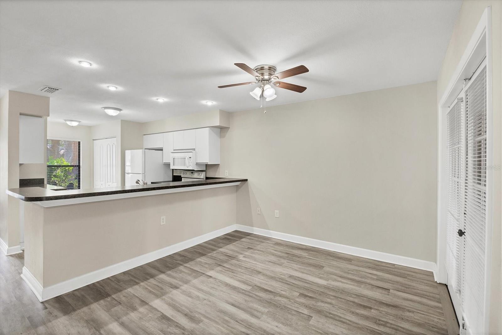 Image 7 of 27 For 5404 11th Street Circle E 31