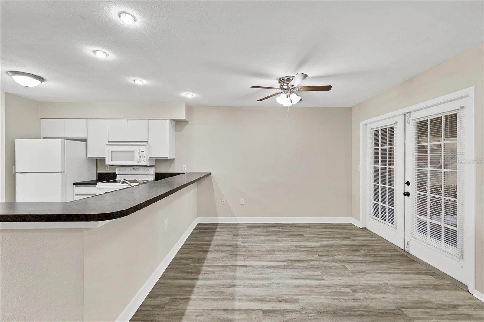 Image 8 of 27 For 5404 11th Street Circle E 31
