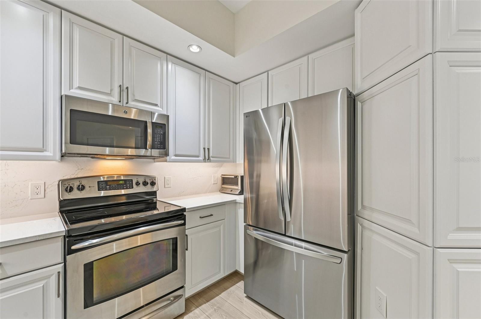 Image 10 of 49 For 100 Central Avenue H310