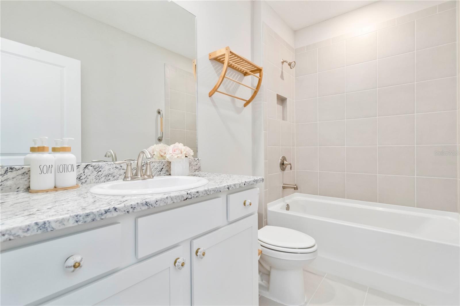 Image 16 of 68 For 17524 Cantarina Cove