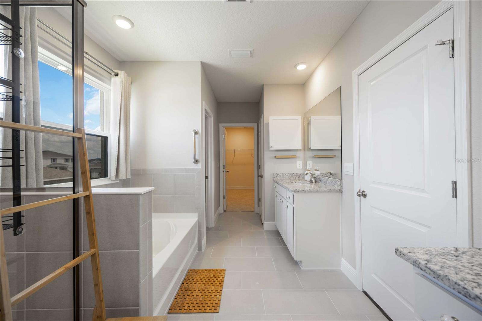 Image 39 of 68 For 17524 Cantarina Cove