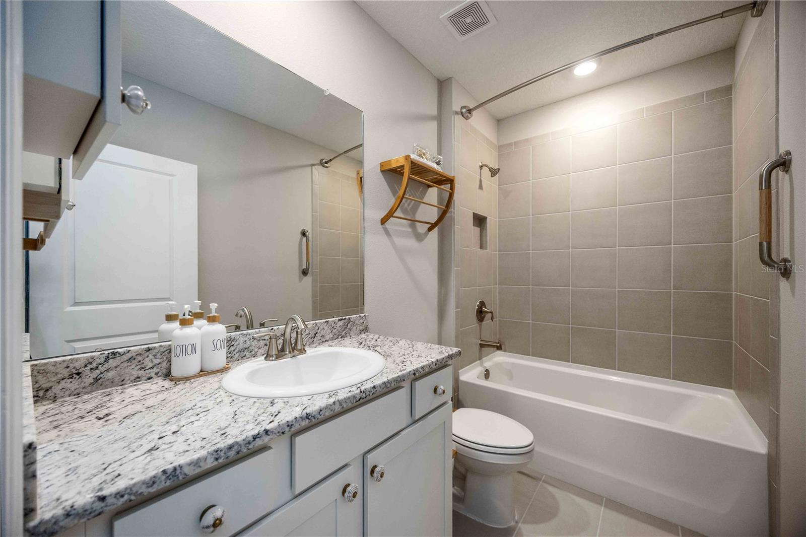 Image 45 of 68 For 17524 Cantarina Cove