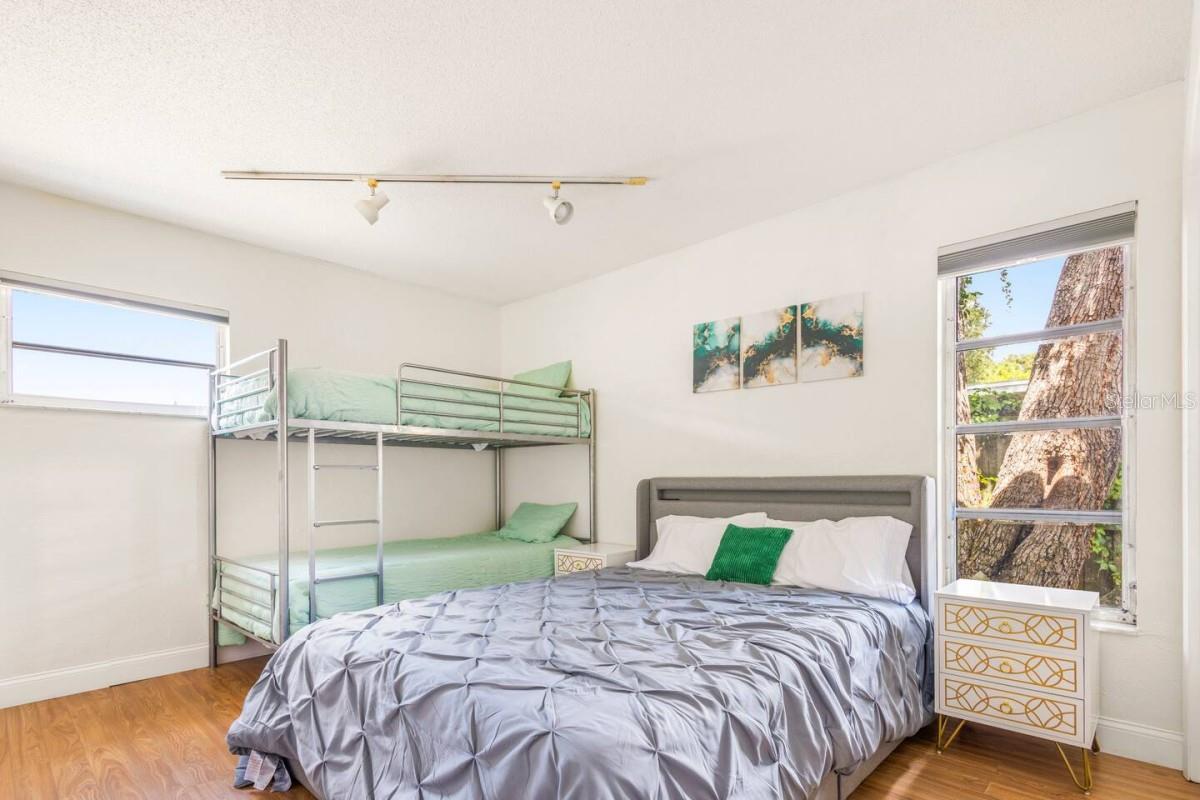 Image 21 of 24 For 12110 93rd Way