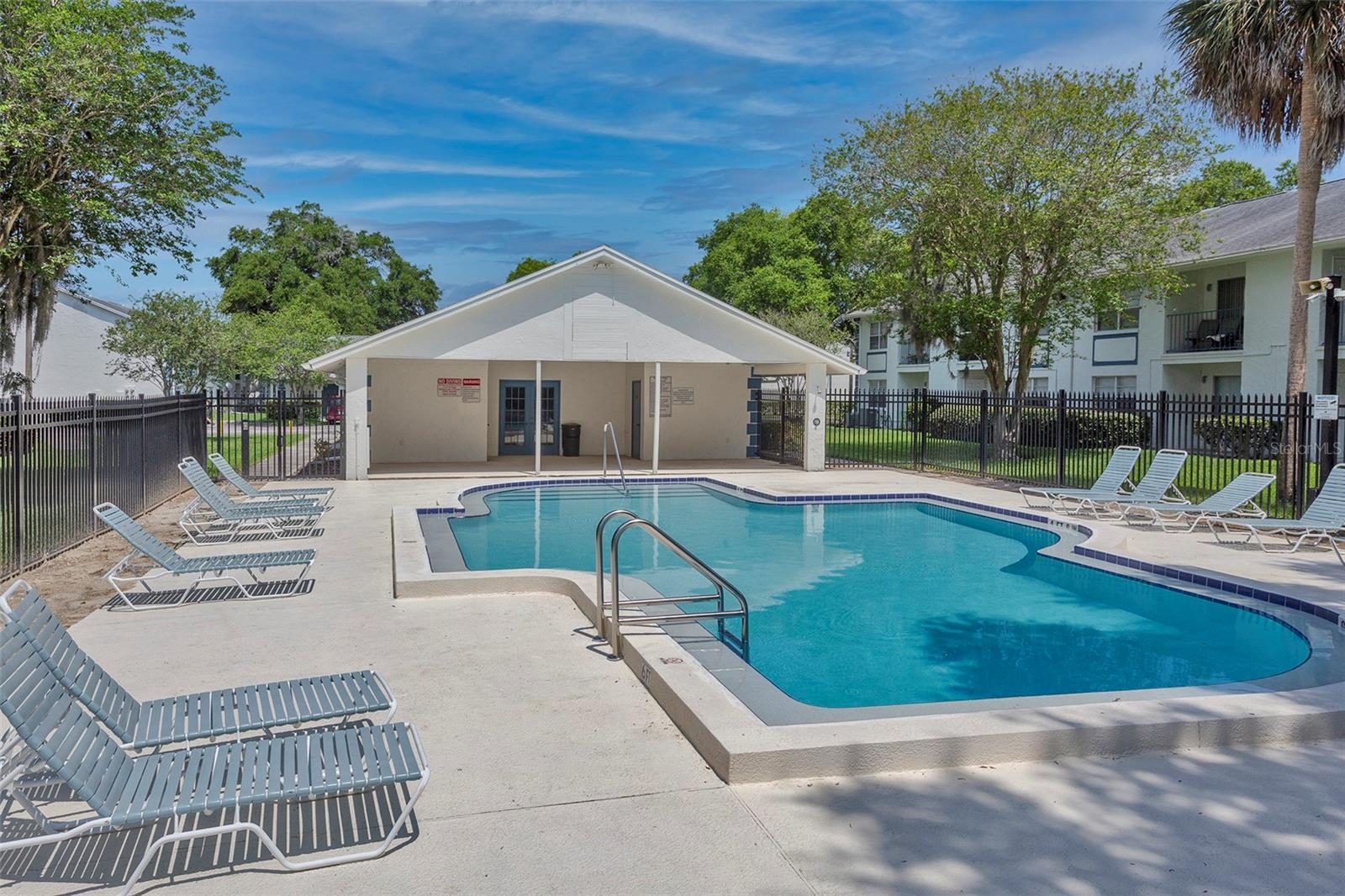 Image 11 of 41 For 5022 Bordeaux Village Place 102