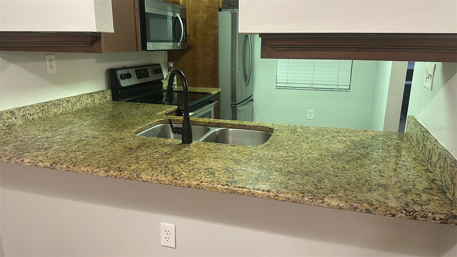 Image 3 of 41 For 5022 Bordeaux Village Place 102