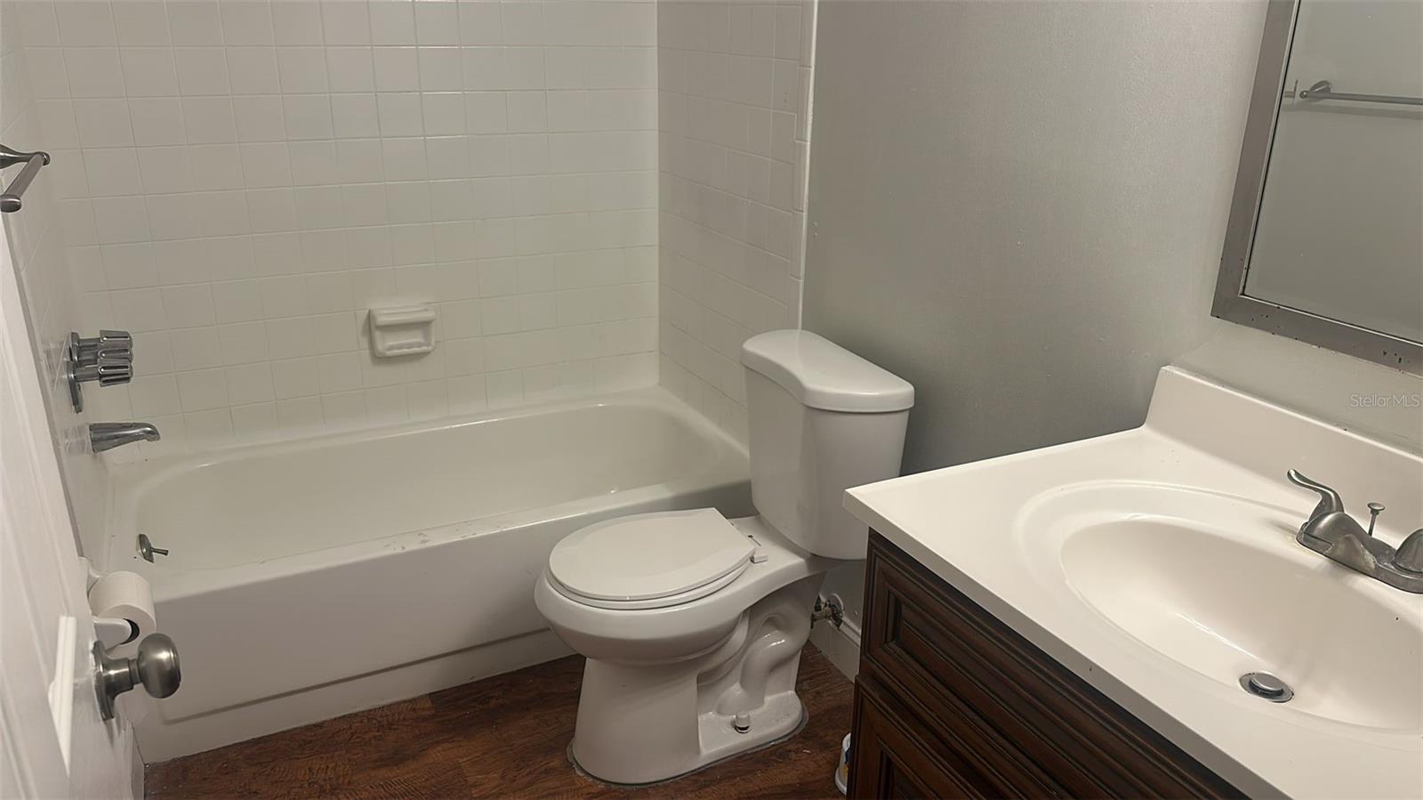 Image 32 of 41 For 5022 Bordeaux Village Place 102