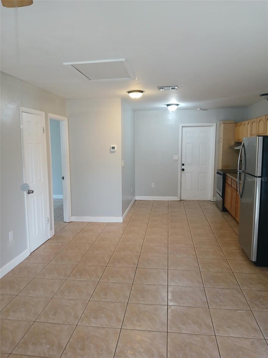 Image 3 of 4 For 304 Venetia Unit A Avenue A