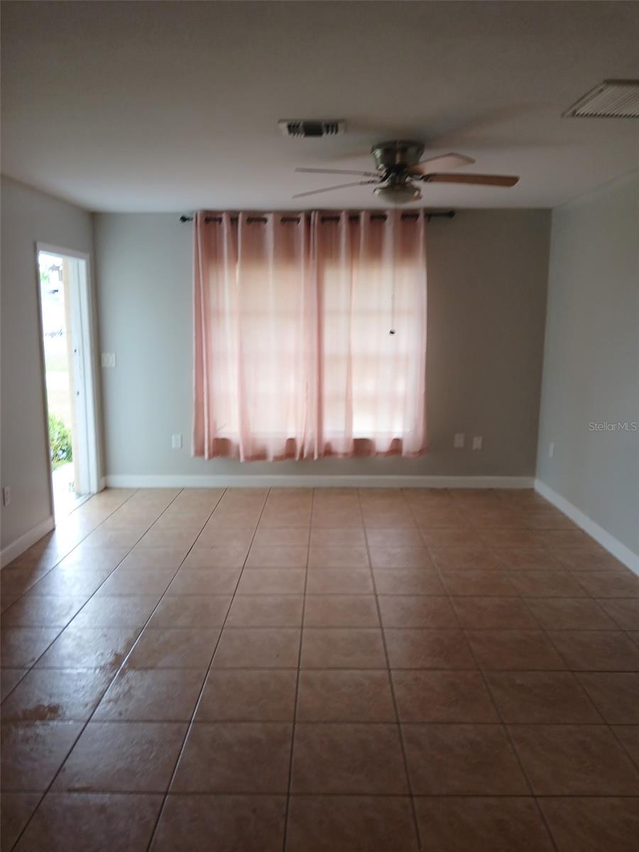 Image 4 of 4 For 304 Venetia Unit A Avenue A
