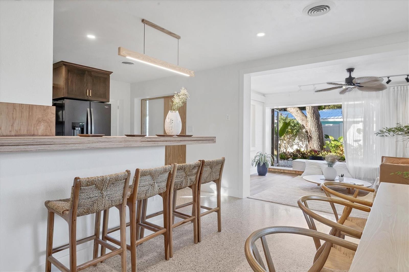 Image 11 of 47 For 2040 Palm Terrace