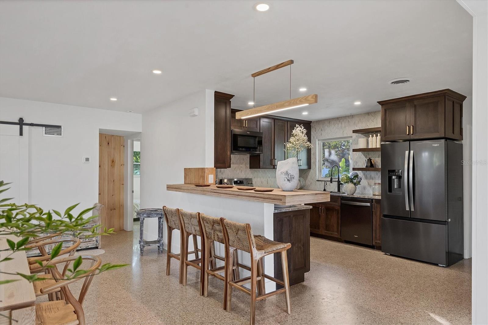 Image 13 of 47 For 2040 Palm Terrace