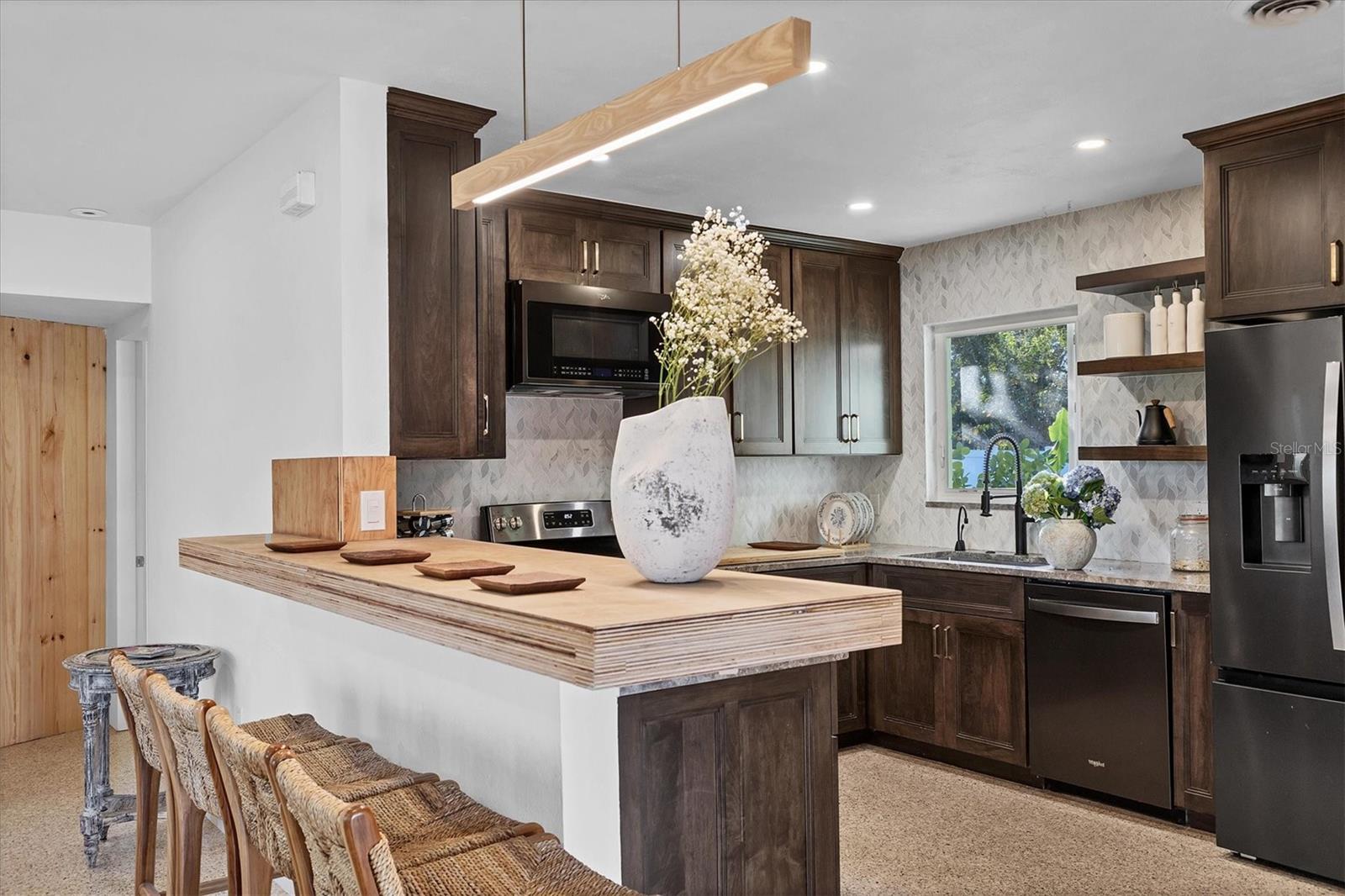 Image 14 of 47 For 2040 Palm Terrace