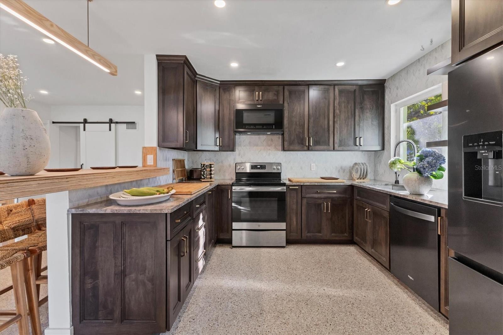 Image 15 of 47 For 2040 Palm Terrace