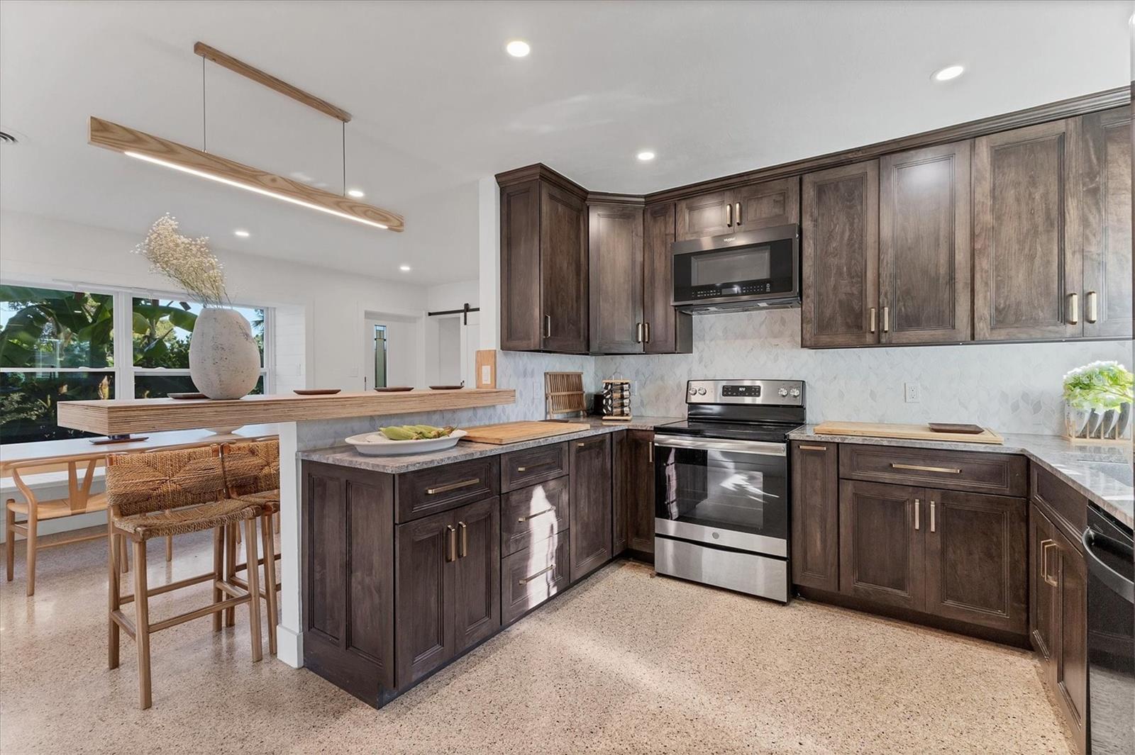 Image 17 of 47 For 2040 Palm Terrace