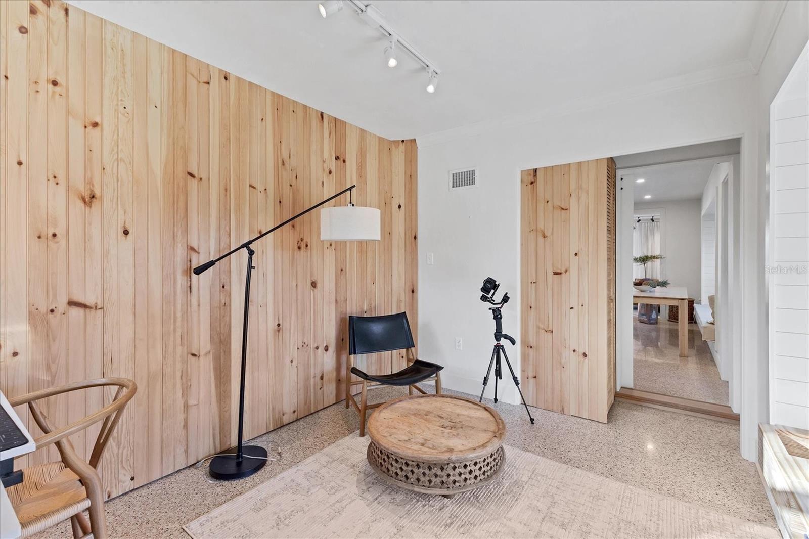 Image 19 of 47 For 2040 Palm Terrace