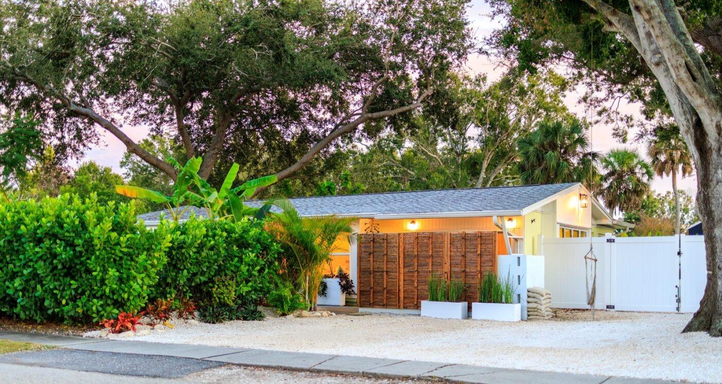 Image 2 of 47 For 2040 Palm Terrace