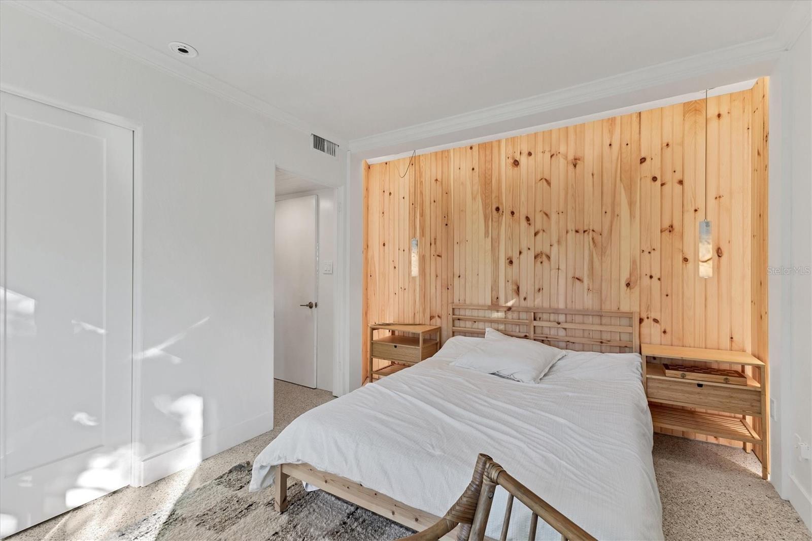 Image 21 of 47 For 2040 Palm Terrace