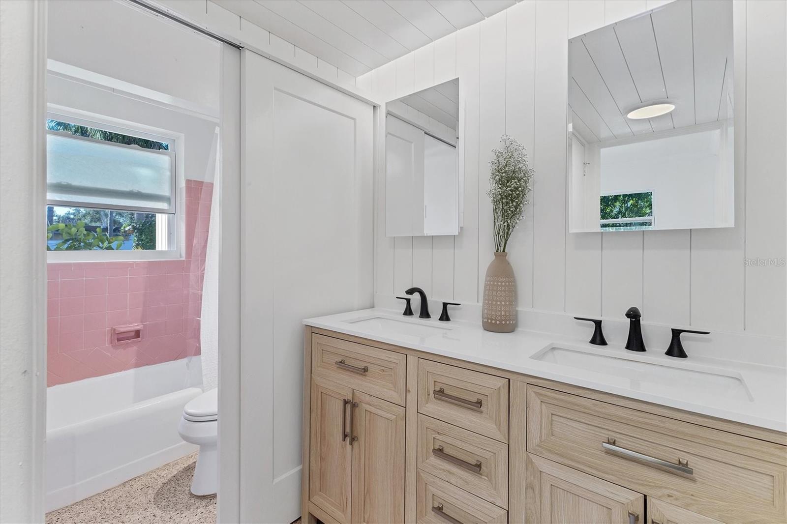 Image 23 of 47 For 2040 Palm Terrace