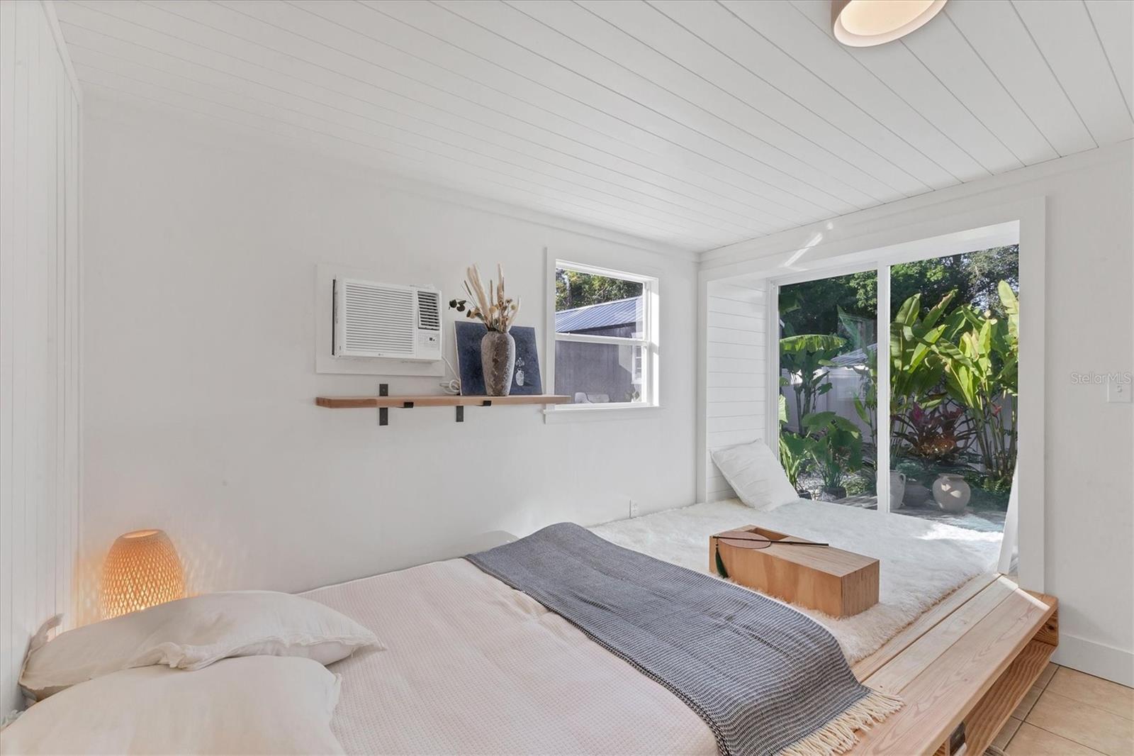 Image 24 of 47 For 2040 Palm Terrace