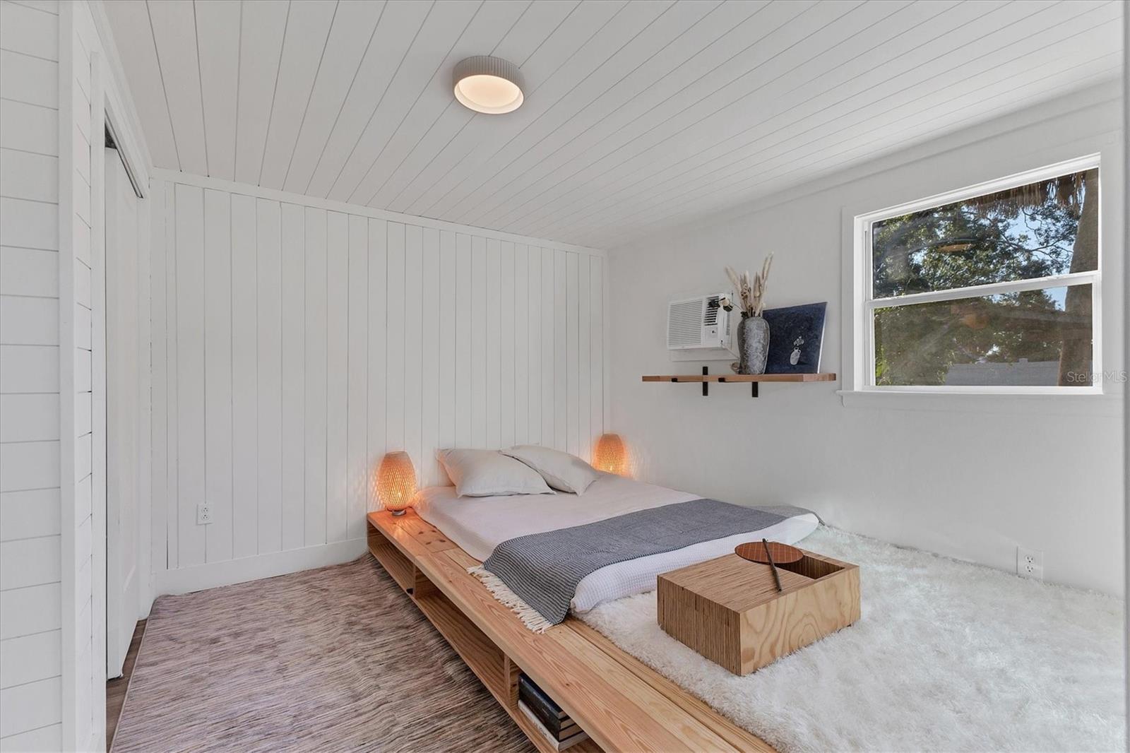 Image 25 of 47 For 2040 Palm Terrace