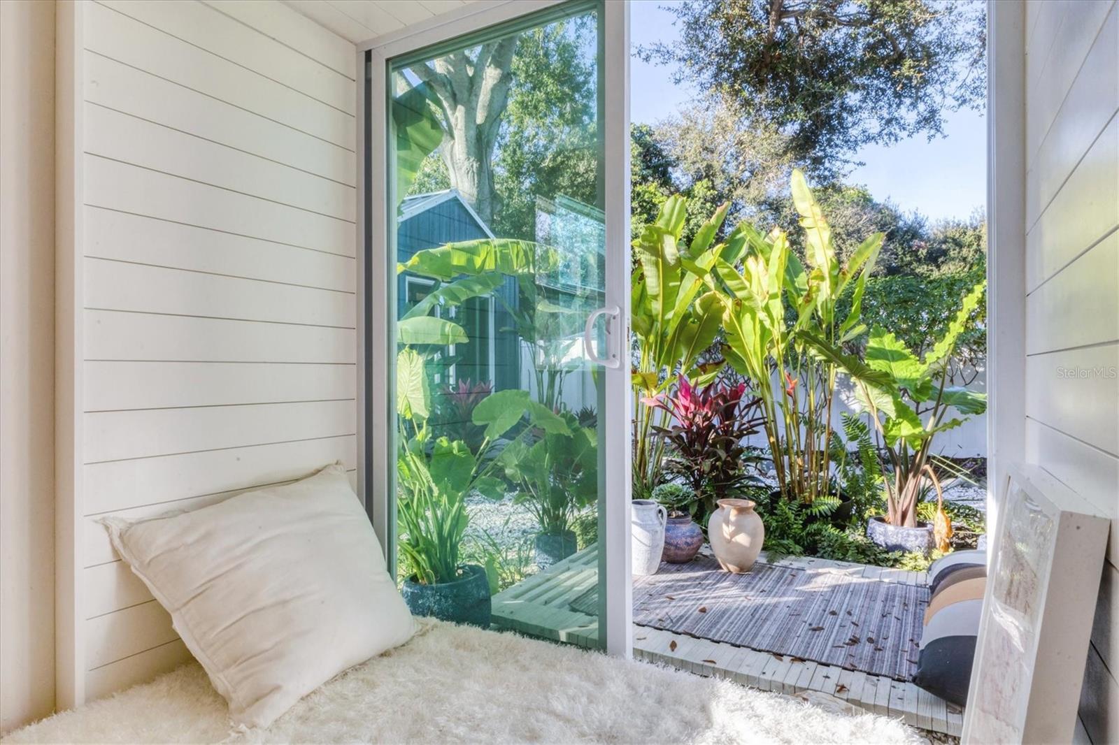 Image 26 of 47 For 2040 Palm Terrace