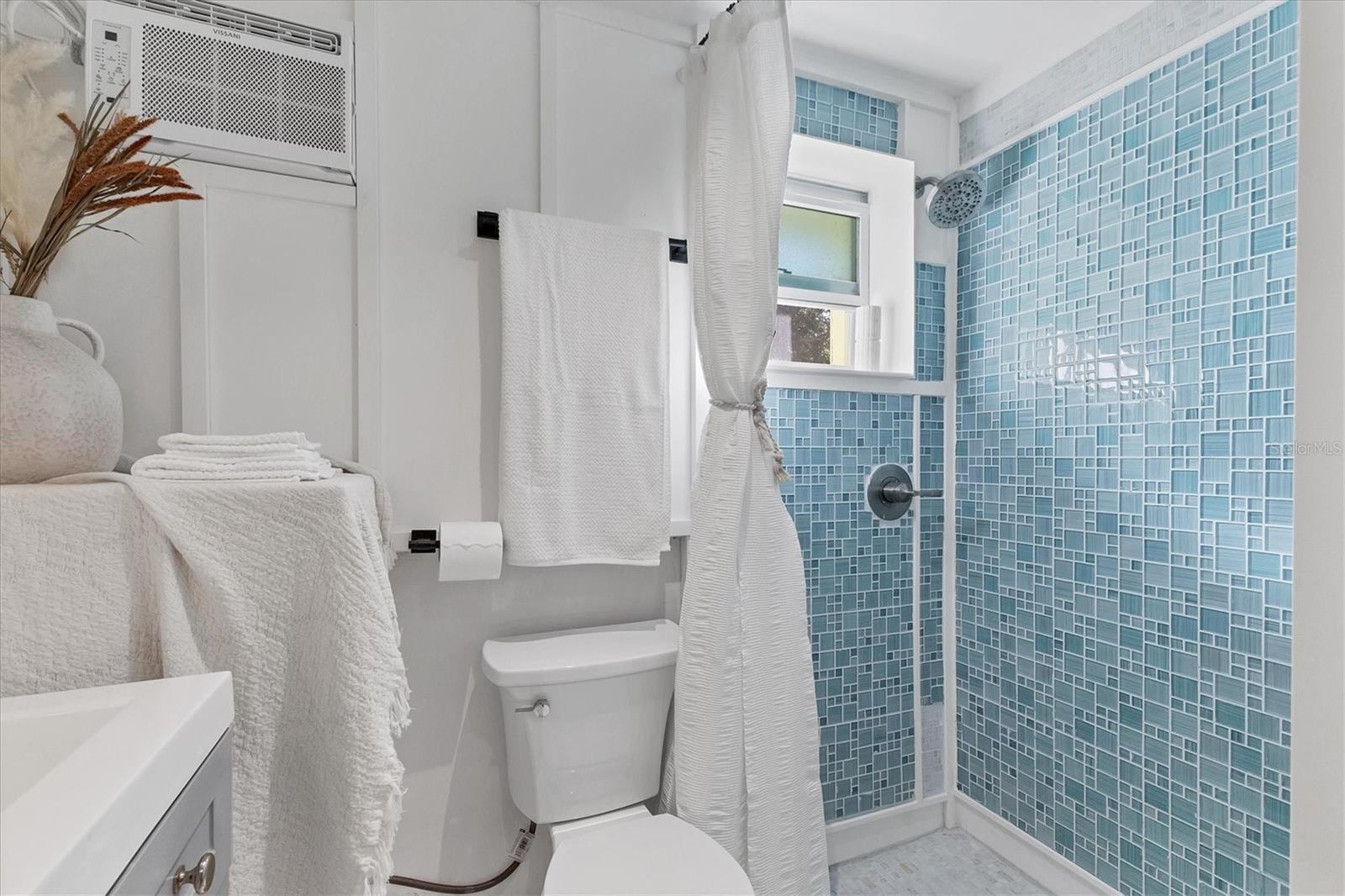 Image 30 of 47 For 2040 Palm Terrace