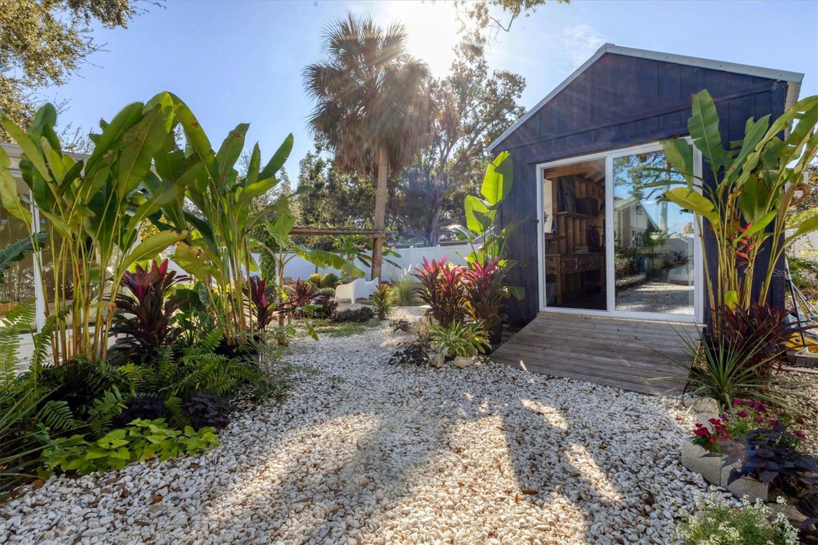 Image 31 of 47 For 2040 Palm Terrace