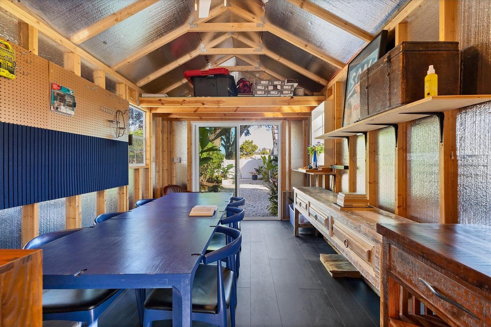 Image 32 of 47 For 2040 Palm Terrace